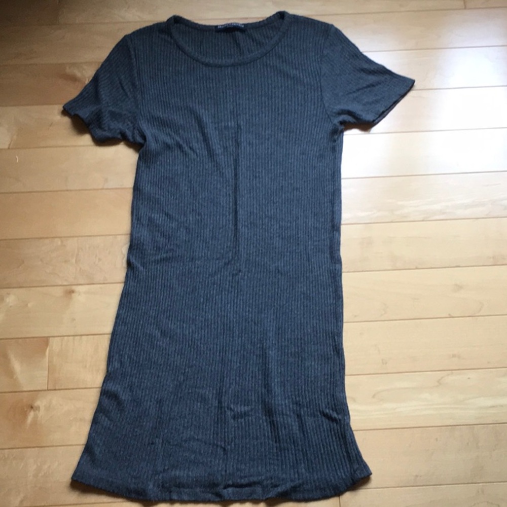 Brandy Melville short sleeve dress